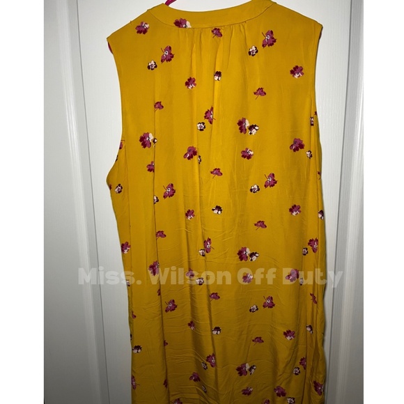 Old Navy Sleeveless Dress - Picture 2 of 4